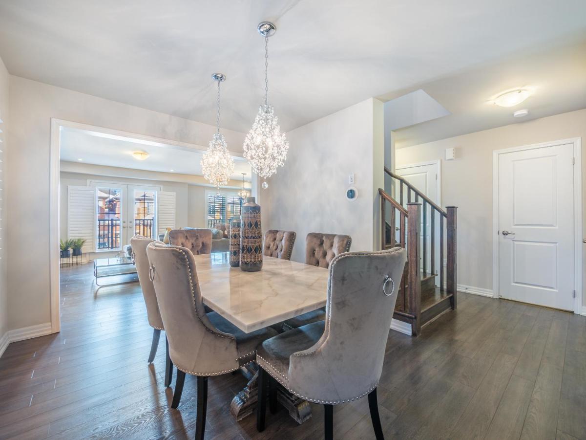 Boutique 3Br+Study Townhouse - Oakville Bagian luar foto